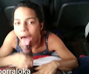 Voltando de viagen ela me mamou gostoso ainda ganhou leitinho