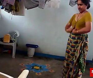 desi with hairy armpit wears saree after bath
