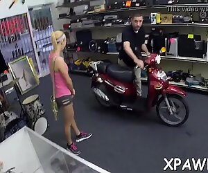 Amateur gets some cash to show us her sexy moves