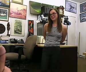 Big cur tanara nerd lovita cu pula in her mouth & snatch for numerar